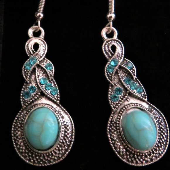 2 Pairs of Earrings, One Vintage and One Fashion NEW LOW PRICE - Picture 3 of 7